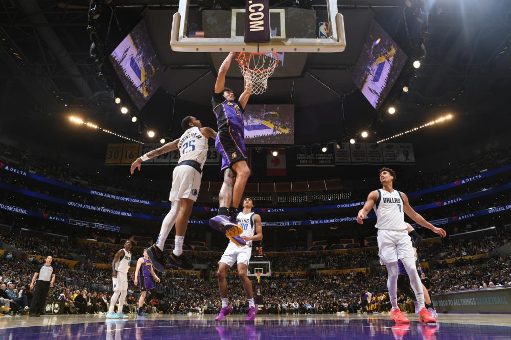 表现抢眼 表现抢眼